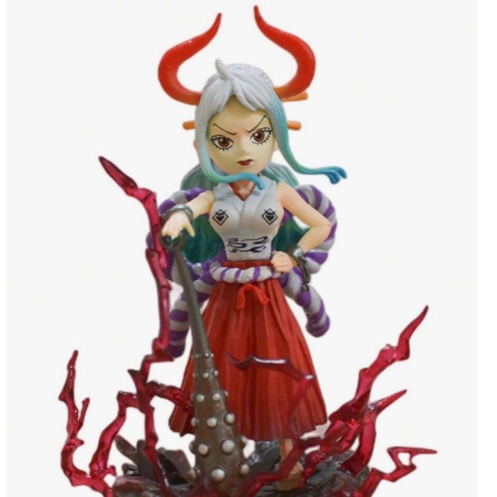 One Piece Yamato statue